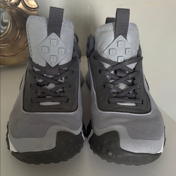 Nike Air Diamond VarsityTurf Baseball Athletic Shoes - Picture 2 of 9